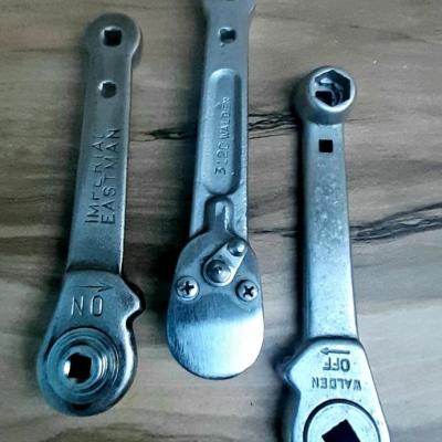 1+2 دسته بکس آمریکایی ایمپریال ایست من استیون والدن