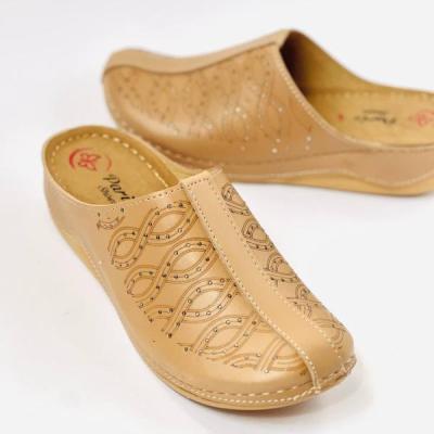 صندل طبی زنانه جلو بسته نگین دار مدل لاله کد 103رنگ کرم