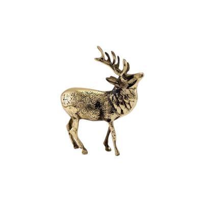 مجسمه برنجی گوزن شمالی