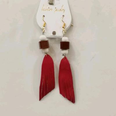 گوشواره ی چرمی مدل سرخپوستی با آویز مهره