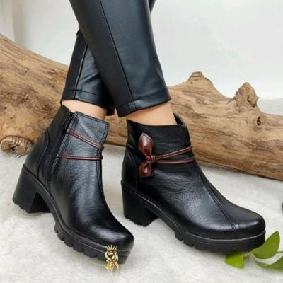 نیم بوت لژدار مدل پاپیونی