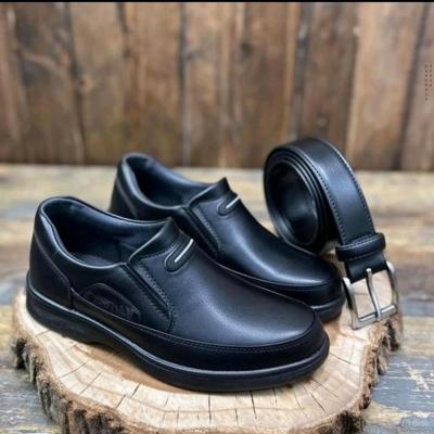 ست کفش و کمربند چرم مردانه شامل کفش مجلسی مردانه مدل جردن وکمربند نیک