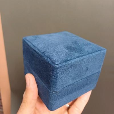 جعبه ساعتی مخمل بالشتکدار در رنگبندی