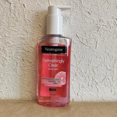 ژل شستشوی روشن کننده صورت گریپ فروت نوتروژینا اصل Neutrogena