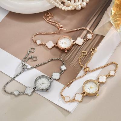 ساعت مچی زنانه بند کرواتی