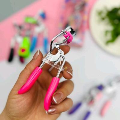 فرمژه شانه دار اکلیلی