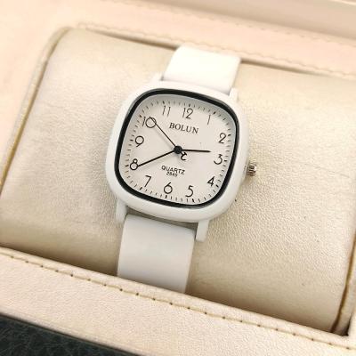 ساعت دخترانه و پسرانه بولون