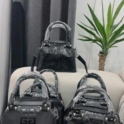 کیف صندوقی آیدا