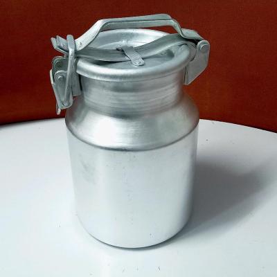 ظرف روغن روحی سه و نیم لیتری درب چفتی واشر دار