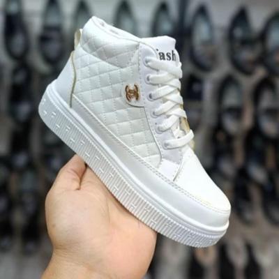 نیم بوت شنل زنانه و دخترانه کد 613 کیفیت عالی سایز 37 تا 40 رنگ سفید