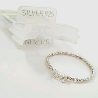 انگشتر نقره استرلینگ عیار 925 طرح اسپیرال نگین باگتی