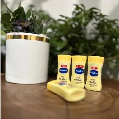 لوسیون مینی وازلین (داخل کیف و مسافرتی)