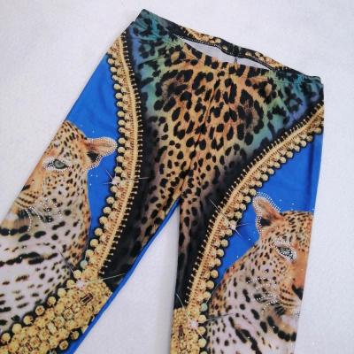 لگ ساپورت زنانه ریون طرح پلنگ نگین کاری شده مناسب 36 تا 38