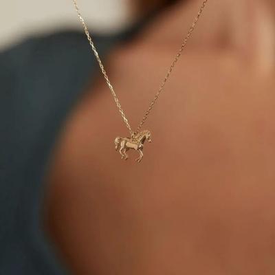 گردنبند با نماد اسب