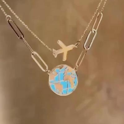 گردنبند سیاره زمین و هواپیما