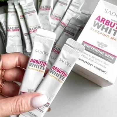 ماسک ساشه ای روشن کننده آربوتین و نیکوتین آمید برند سادور به صورت ساشه