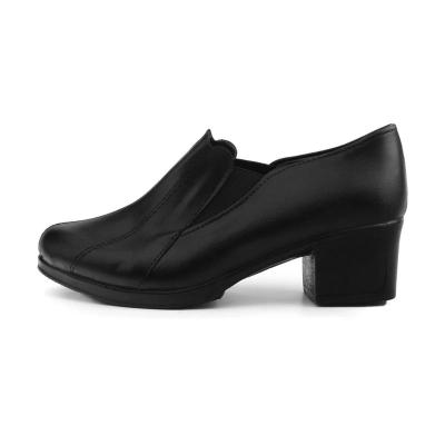 کفش زنانه چرم پاشنه دار طبی مدل هلالی رویه بلند کشی