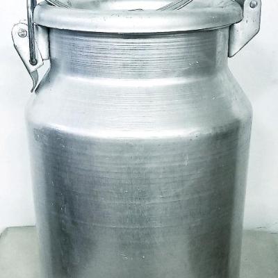 ظرف روغن روحی ده لیتری درب چفتی درب واشر دار ورق ضخیم