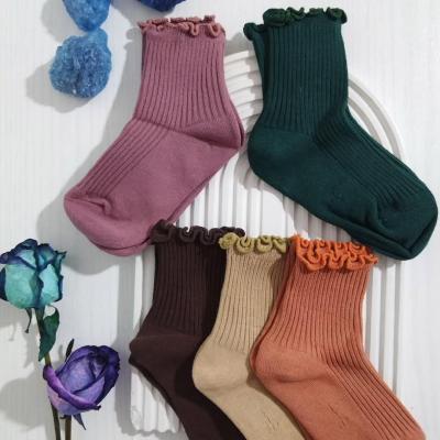 جوراب دخترونه چین‌دار