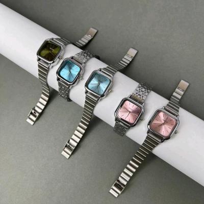 ساعت مچی زنانه نایدو بند کرکره ای