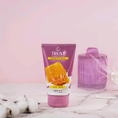 کرم دست و بدن پروتئین شیر و عسل تراست