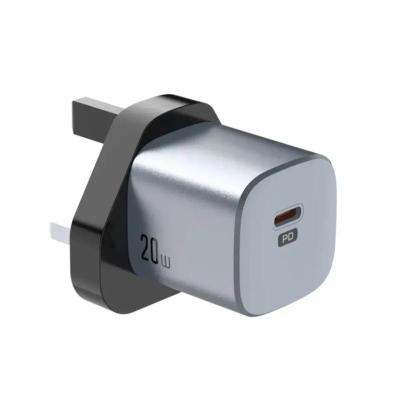 آداپتور 20 وات Fast charging گرین لاین مدل PREMIUM SERIES UK PLUG| PD 3.0 - (18 ماه گارانتی)