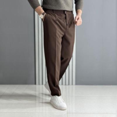 شلوار پارچه ای مازاراتی مام فیت مردانه دکمه‌دار رنگ قهوه ای سوخته