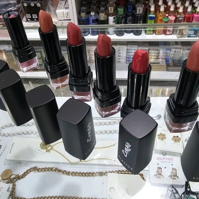 رژ جامد ایواز شماره 150