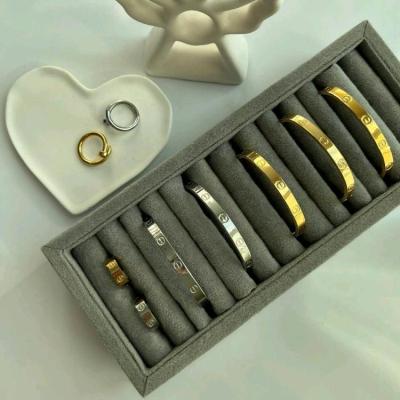 دستبند زنانه طرح کارتیه