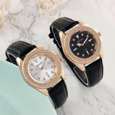 ساعت مچی زنانه نگیندار