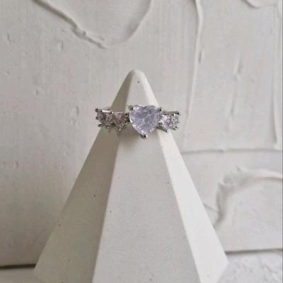 انگشتر الماس قلب بنفش، پرنسسی، جواهری