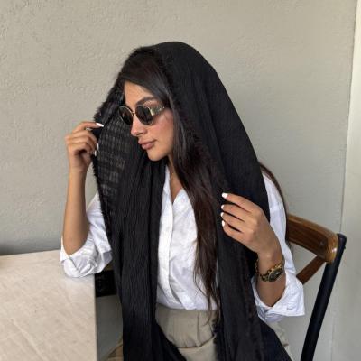 شال مشکی پلیسه لبه خزدار قواره 210 در 80