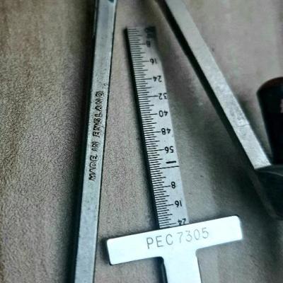 پرگار انگلیسی، سنبه و خط کش صلیبی آمریکایی