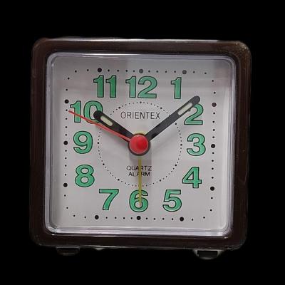 ساعت رومیزی کوچک قهوی‌ای رنگ آلارم دار ORIENTEX درجه 1