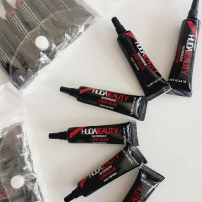 چسب مژه مصنوعی