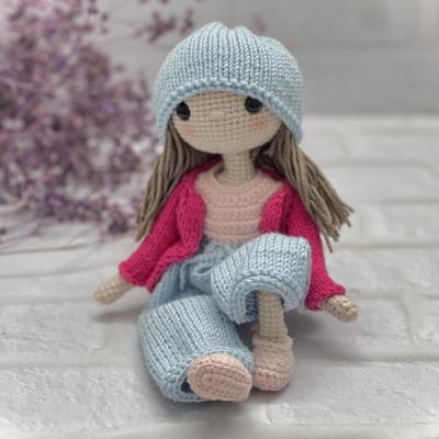 عروسک دختر بافتنی