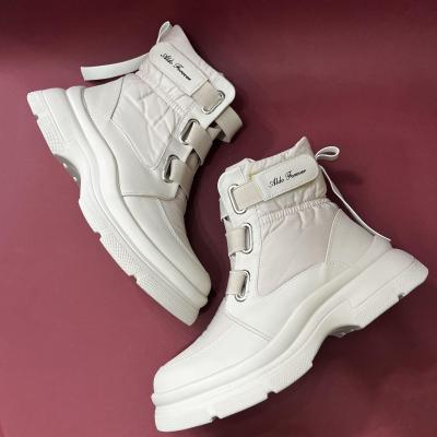 نیم بوت زنانه کاپشنی کشی لژدار رنگ کرم سایز بندی 37 تا 40