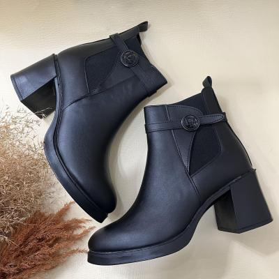 نیم بوت زنانه پاشنه دار مدل فالکون رنگ مشکی سایزبندی 37 تا 40