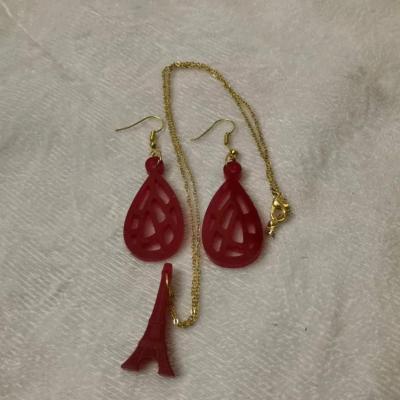 ست گردنبند و گوشواره ی رزینی طرح قطره و ایفل