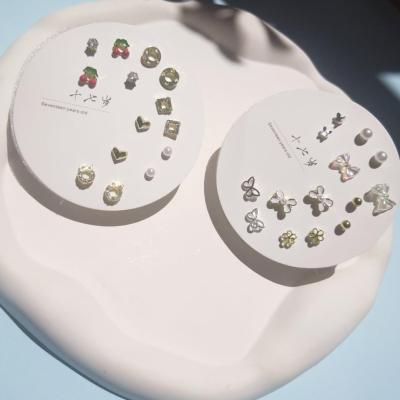 پک اقتصادی گوشواره میخی