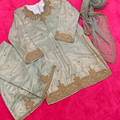 ست لباس مجلسی سنتی سبز پیراهن و شلوار و شال کار شده