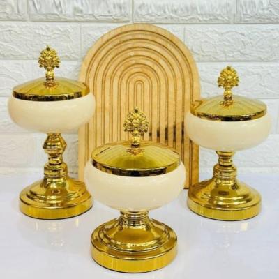 شکلات خوری 3سایز توپی (کرم طلایی)