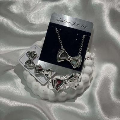 نیم ست پاپیونی نقره ای