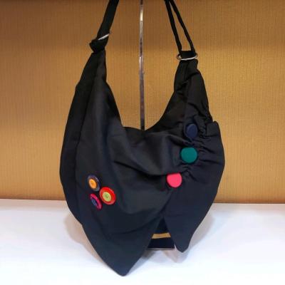 کیف اسپرت دکمه‌ای مشکی