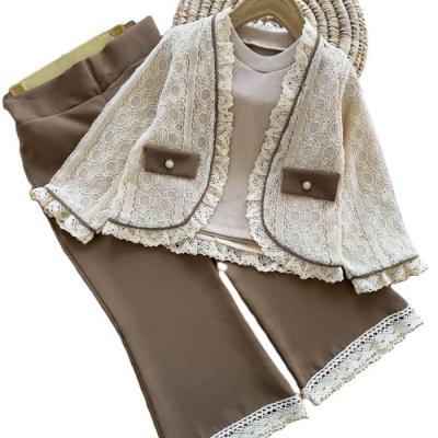 سه تیکه نیارا