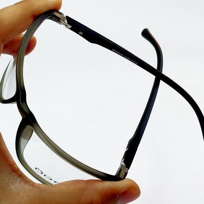 عینک طبی اوگا