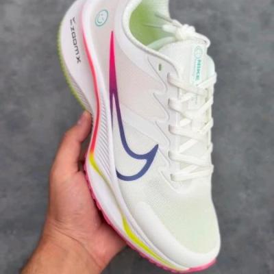 کتانی نایک زووم لبخند یه طراحی زیبا و جدید از نایکی