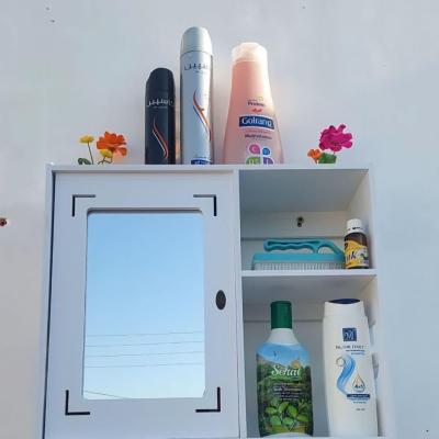 آینه باکس دار سرویس بهداشتی