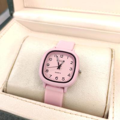 ساعت دخترانه بولون