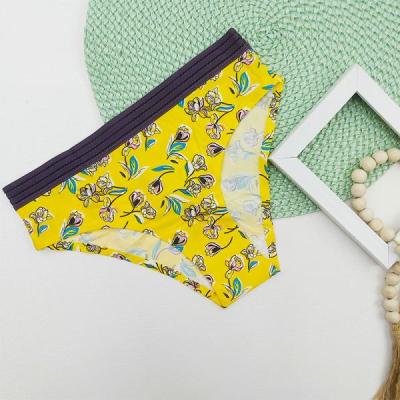 شورت زنانه لیزری طرح گل زرد کد 10073